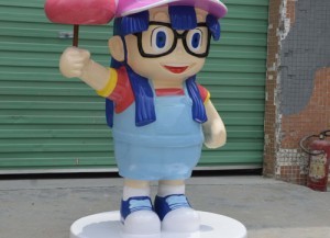 广西商场定制动漫卡通玻璃钢雕塑 创意与商业的完美结合